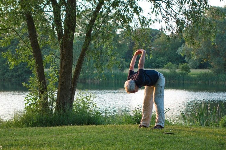 Les bienfaits du yoga pour les seniors Les bienfaits du yoga pour les seniors