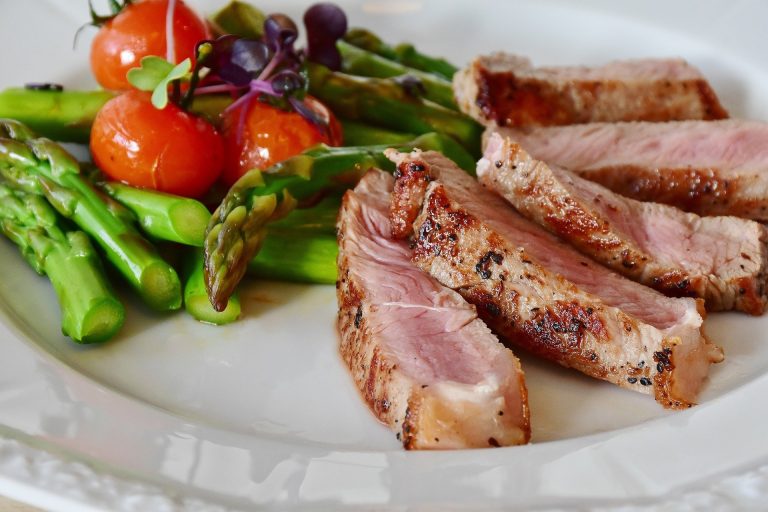 Comment l’alimentation peut préserver la santé des séniors ?