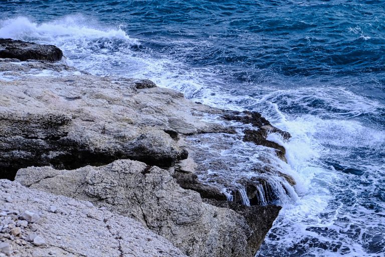 3 Soins offerts aux seniors lors de la thalassothérapie