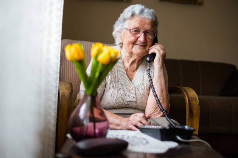 La téléassistance pour les personnes âgées : quels enjeux ? La téléassistance pour les personnes âgées : quels enjeux ?