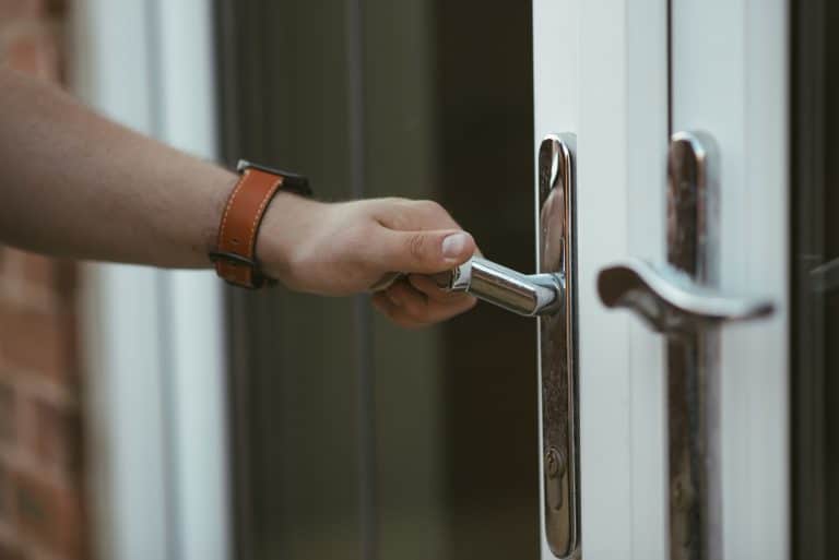 Contacter un spécialiste pour poser une ouverture de Portes à Paris16