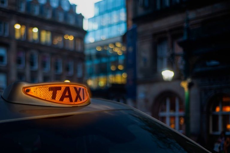 Soins médicaux : comment bénéficier d’un taxi conventionné ?