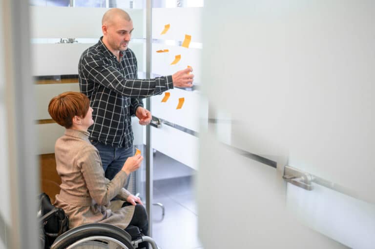 Handicap et Seniors : les solutions pour le maintien à domicile Handicap et Seniors : les solutions pour le maintien à domicile